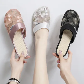 Kadın yazlık terlik Baotou Çin Nakış Çiçekler Sandalet Bayanlar Rahat Flip Flop Ulusal Kapalı Açık Ayakkabı