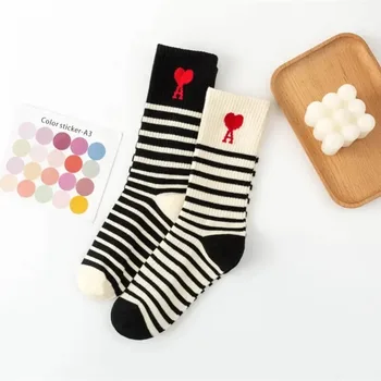 İlkbahar ve Sonbahar Pamuk Çorap kadın Moda Orta Tüp Çorap Aşk Bir Kelime Düz Renk çizgili çoraplar Basit Pamuklu Çorap