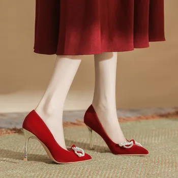Boyutu 30-44 Kırmızı Düğün Ayakkabı Kadın Sivri Burun Stiletto Topuklu İnciler Süet 9 cm Yüksek Topuklu Pompalar
